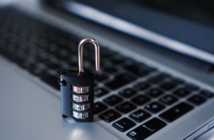 Claves de seguridad para negocios en verano